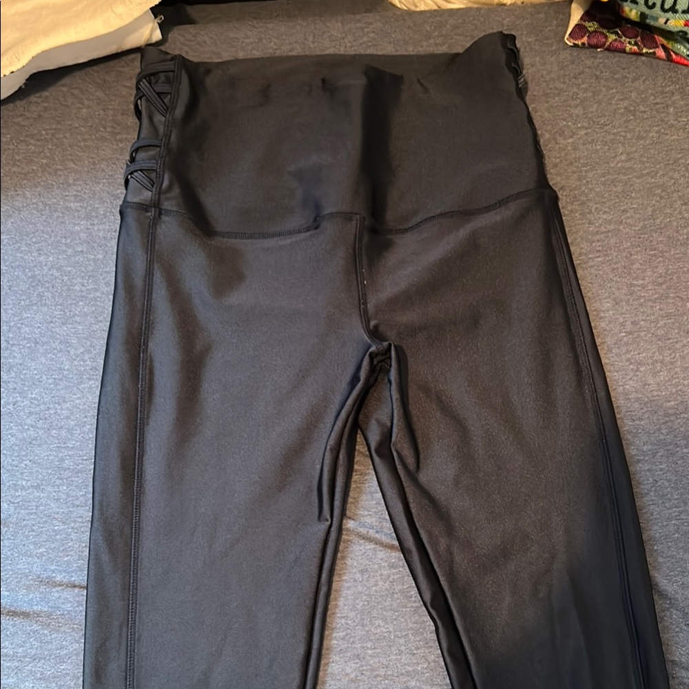 BLUE High-Waisted Leggings with Streamlined Silhouette